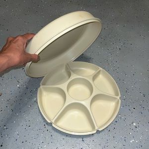 TUPPERWARE snack storage-serving